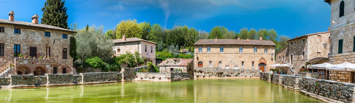 Bagno Vignoni Piazza